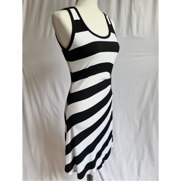 SOLD - Calvin Klein Size 4 Black and White Striped Bodycon Dress - Picture 2 of 6